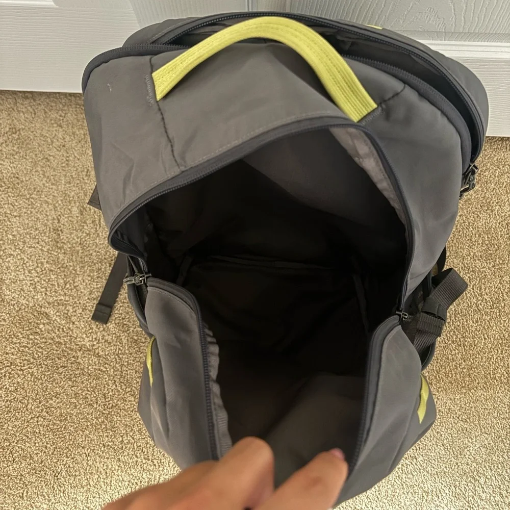 Patagonia Refugio Daypack 26L - Gray - Picture 7 of 9
